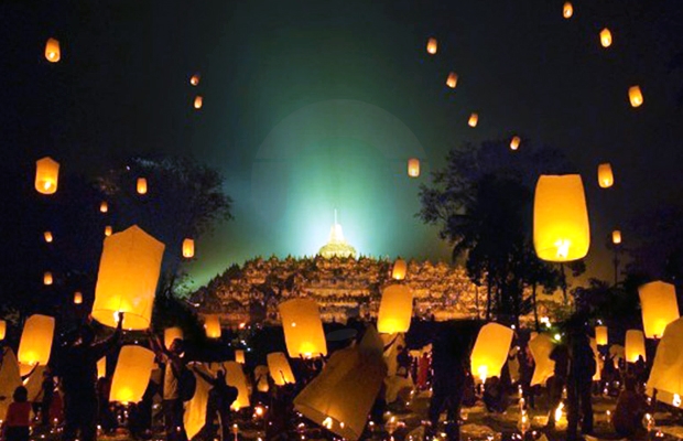 Candi Borobudur dan tradisi unik waisak