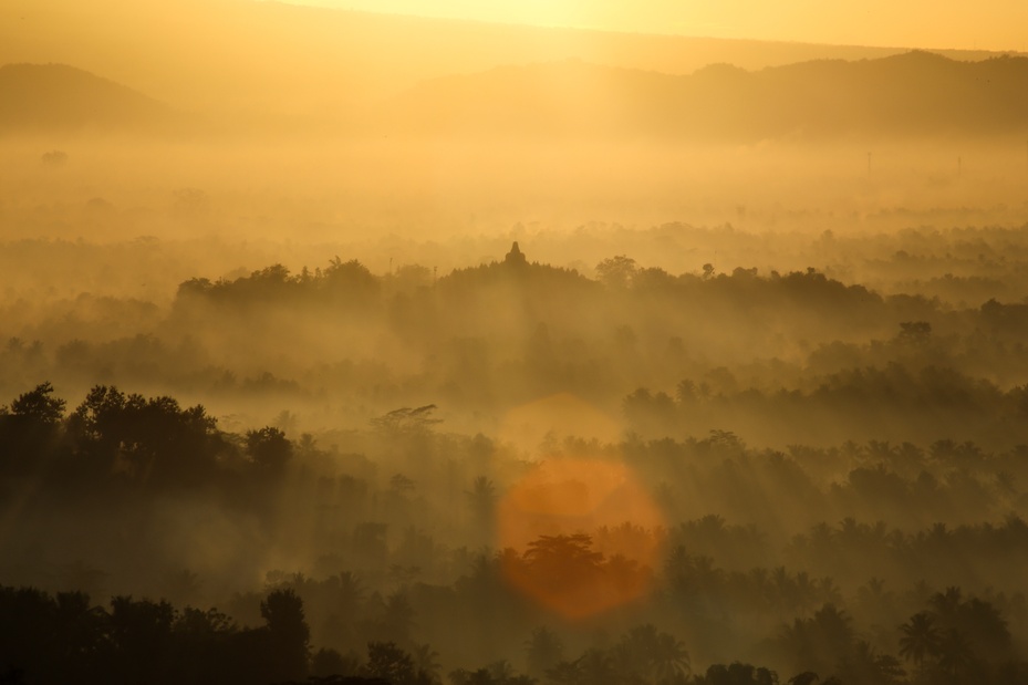 Candi Borobudur dan tradisi unik waisak