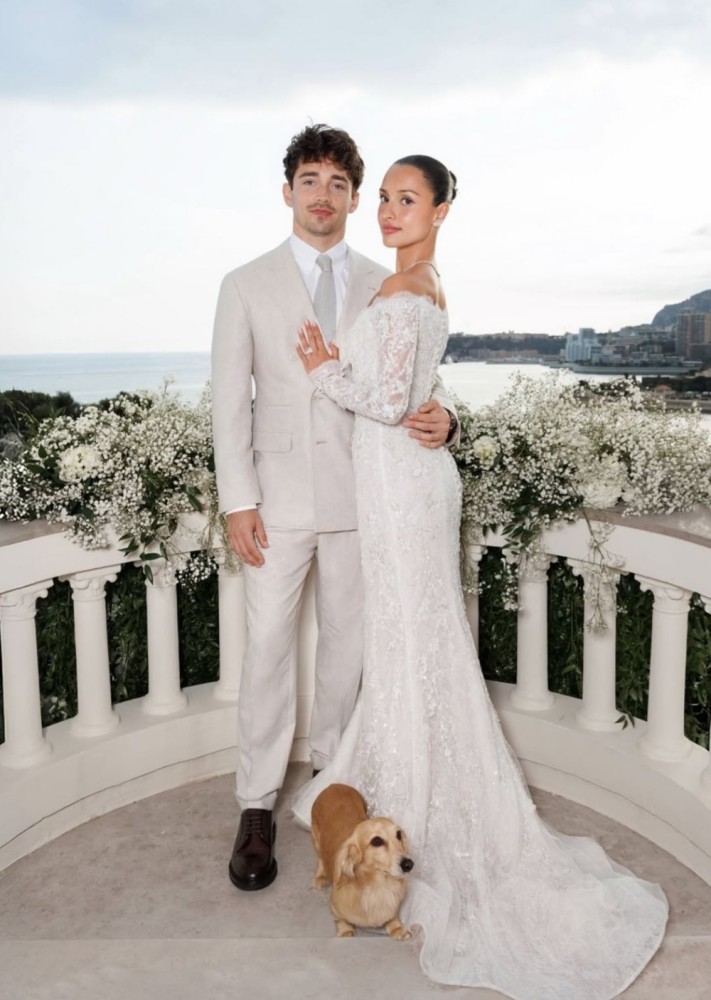 Curi Perhatian: Gaya Bridal Alexandra Saint Mleux Saat Menikah Dengan Charles Leclerc