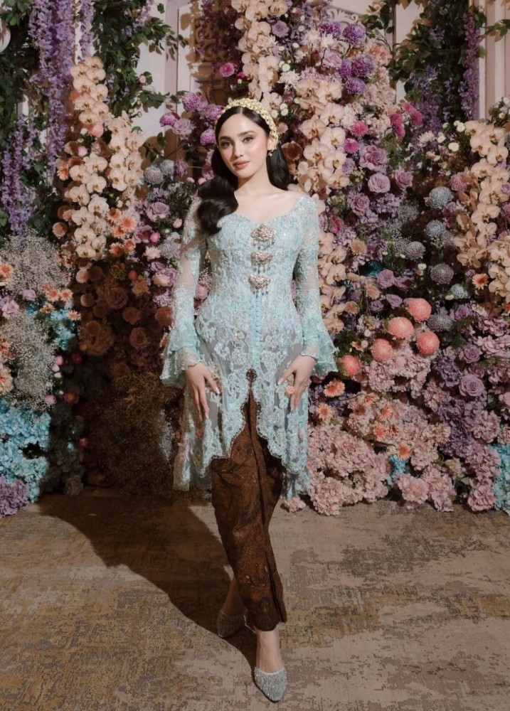 Statement Look Syifa Hadju Saat Siraman, Hadirkan Inspirasi Elegan Ala Bridgerton