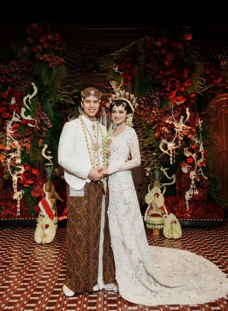 Mengusung Tradisi Jawa, Tampilan Akad Syifa Hadju Hadir Dengan Sentuhan Modern