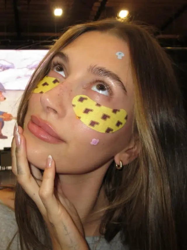 Hailey Gandeng Justin Bieber Rilis Produk Terbaru Rhode