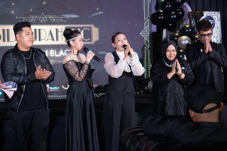 Glow In Black: Jadi Cara Seru MC Wani Suroboyo Rayakan Ramadan 2026