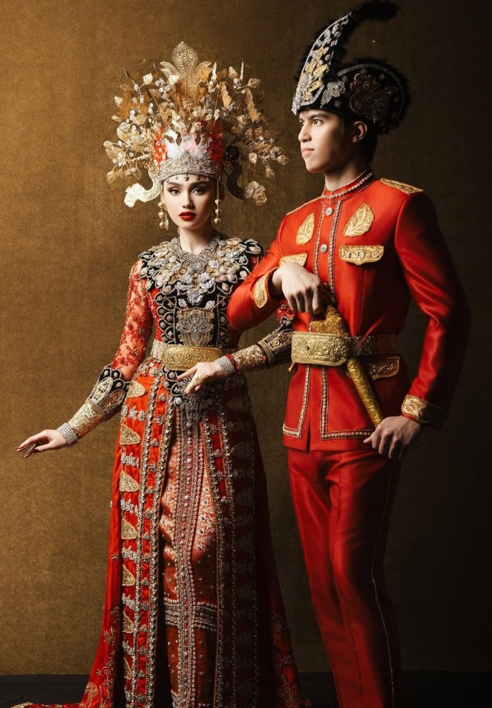 Red Royalty: Prewedding Syifa & El Rumi Dalam Nuansa Adat Gorontalo