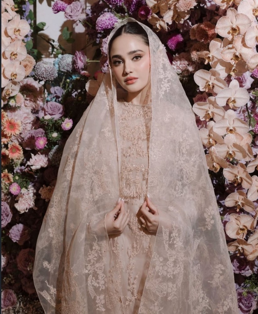 Penampilan Syifa Hadju Dalam Prosesi Pengajian Pranikah