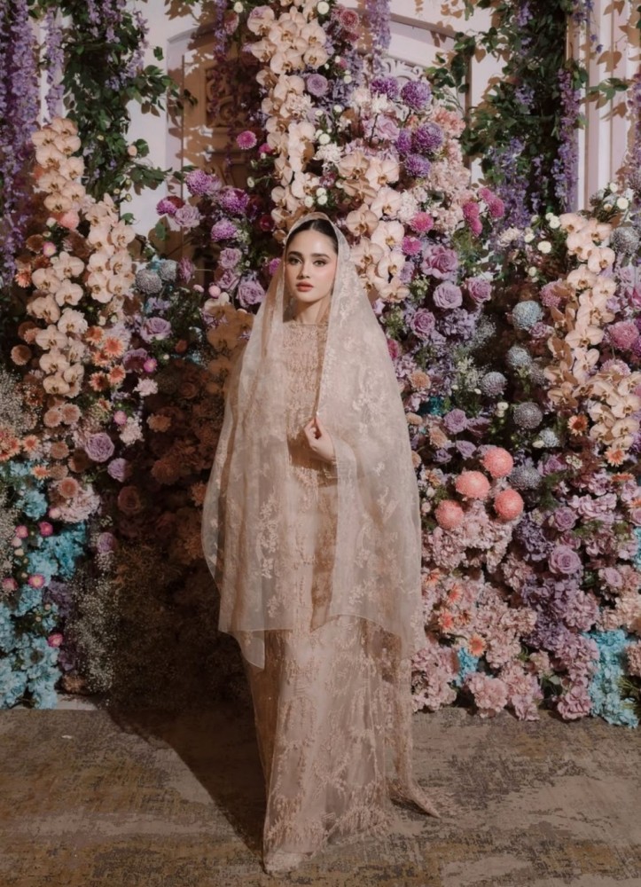 Penampilan Syifa Hadju Dalam Prosesi Pengajian Pranikah