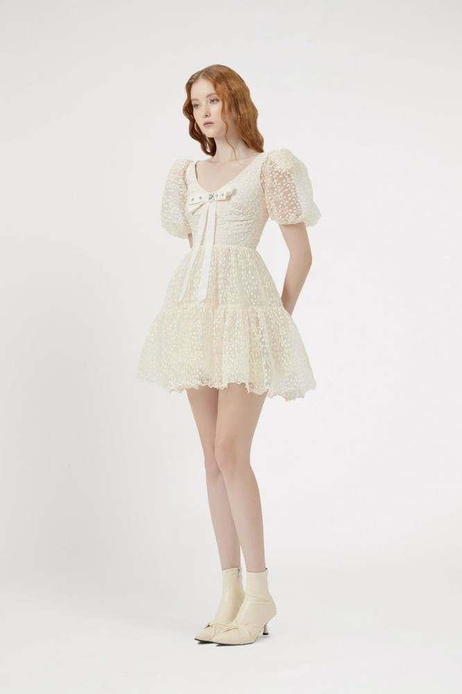 Inspirasi Gaun Natal Yang Bikin Kamu Lebih Stunning