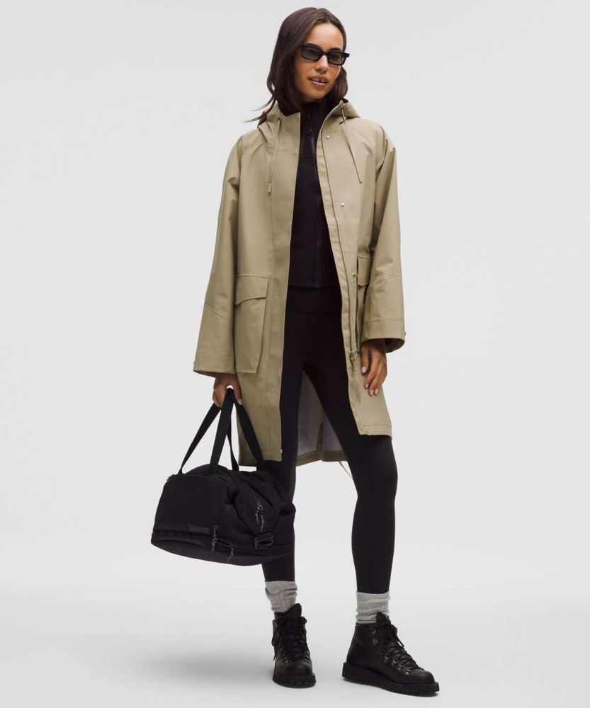 Pilihan Jas Hujan Untuk Tampil Stylish Di Musim Hujan