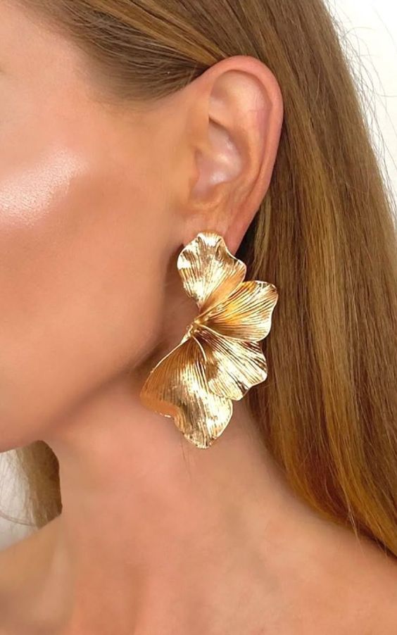 8 Model Anting Yang Cocok Dipakai Ke Pesta