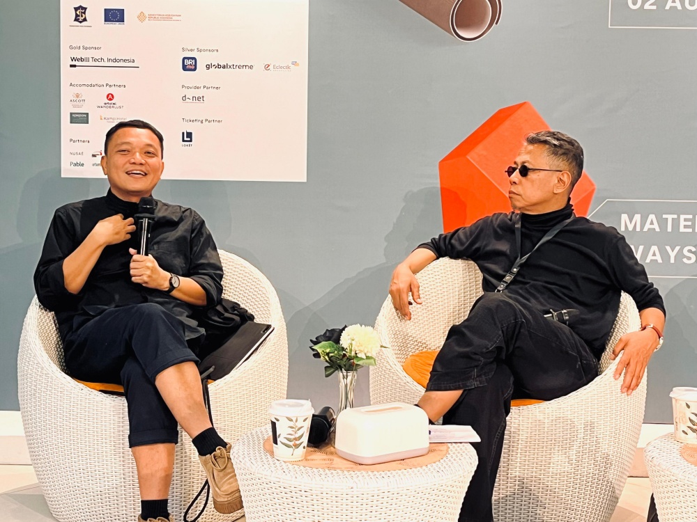 Endang Lestari Beri Pesan Untuk Para Seniman Perempuan Lewat Karya Seni Keramik