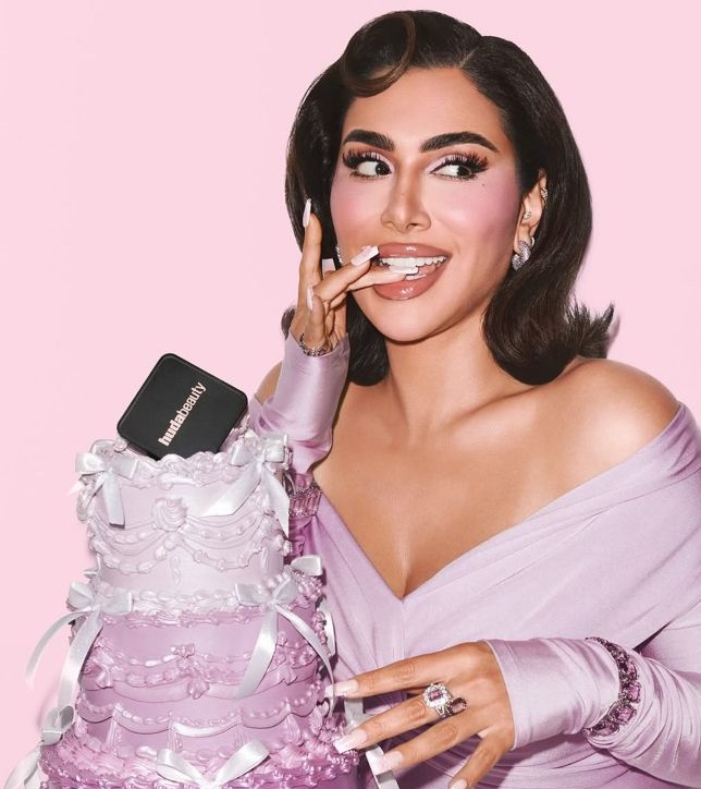 Huda Kattan Resmi Ambil Alih Huda Beauty