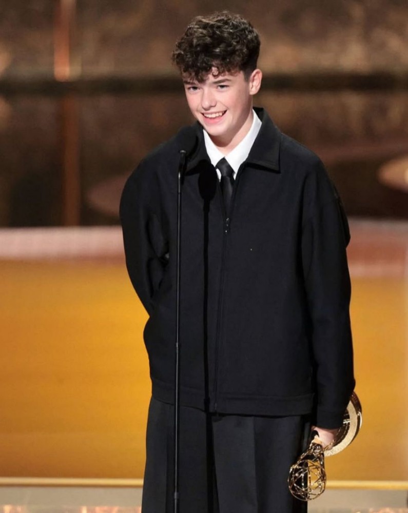Owen Cooper Jadi Aktor Termuda Raih Penghargaan Emmys 2025