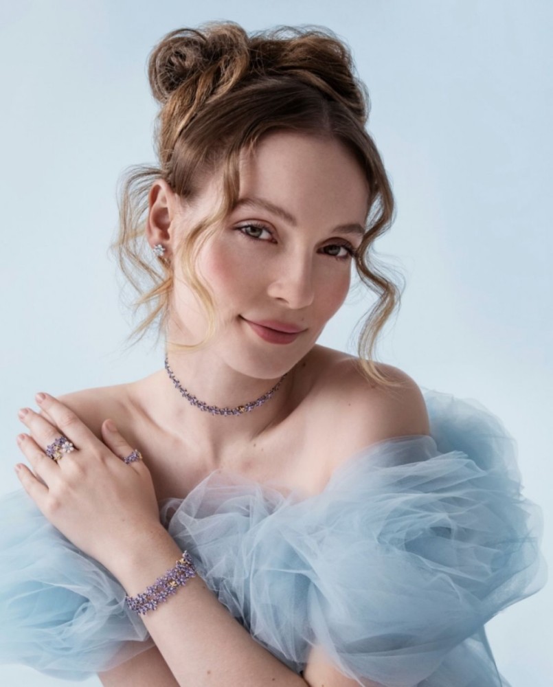 Pandora Gandeng Serial Bridgerton Dalam Koleksi Terbarunya