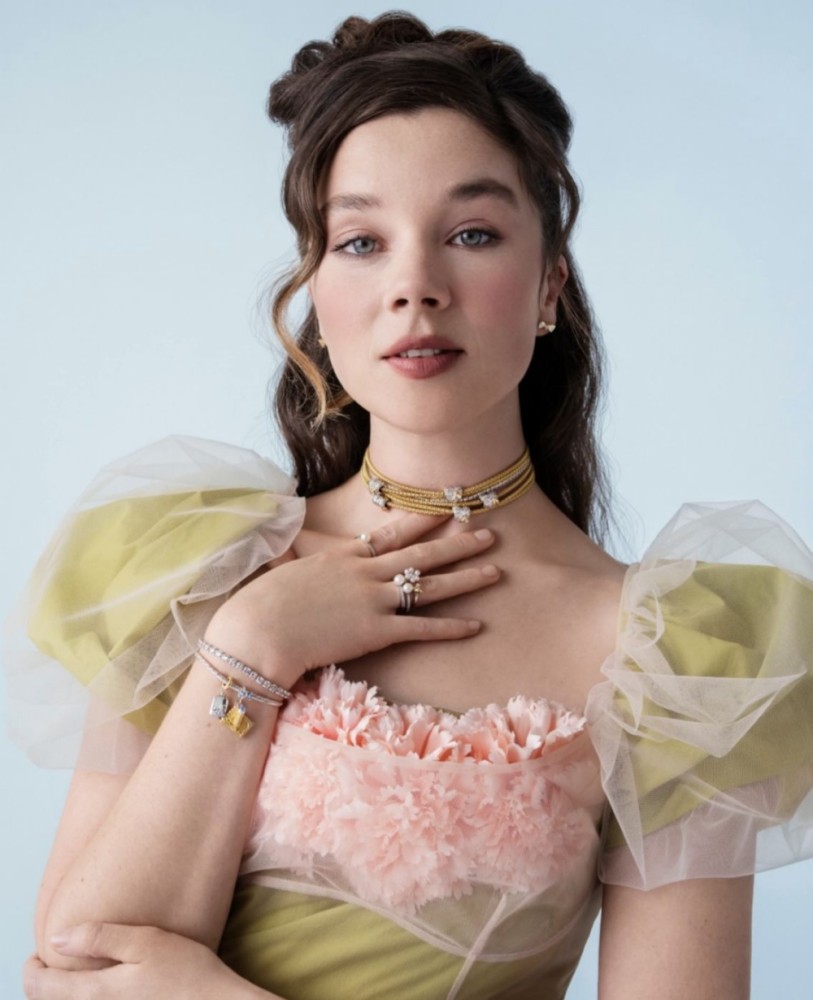 Pandora Gandeng Serial Bridgerton Dalam Koleksi Terbarunya