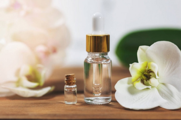 3 Pilihan Parfum Aroma Bunga Yang Menyegarkan