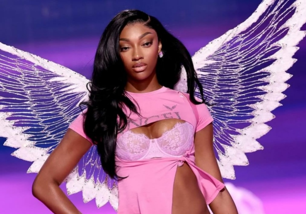 Angel Reese Jadi Atlet Pertama Yang Melenggang Di Runway Victoria’s Secret 2025