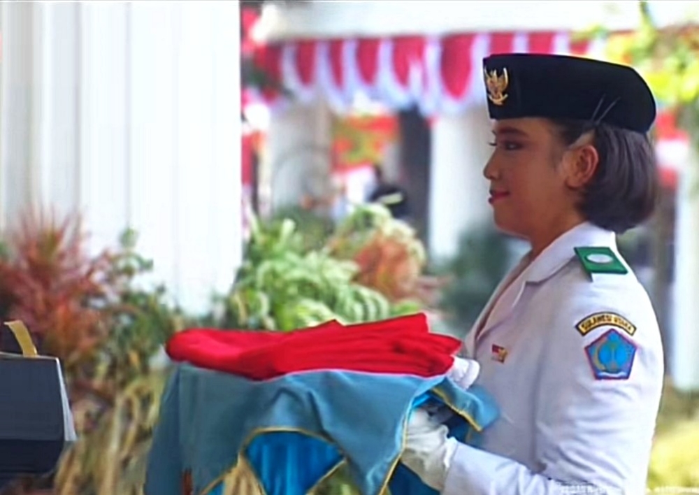 Bianca Alessia Christabella Lantang Sukses Curi Perhatian di Panggung Istana