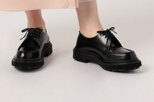 Cara Efektif Mengeringkan Sepatu Kulit Tanpa Sinar Matahari