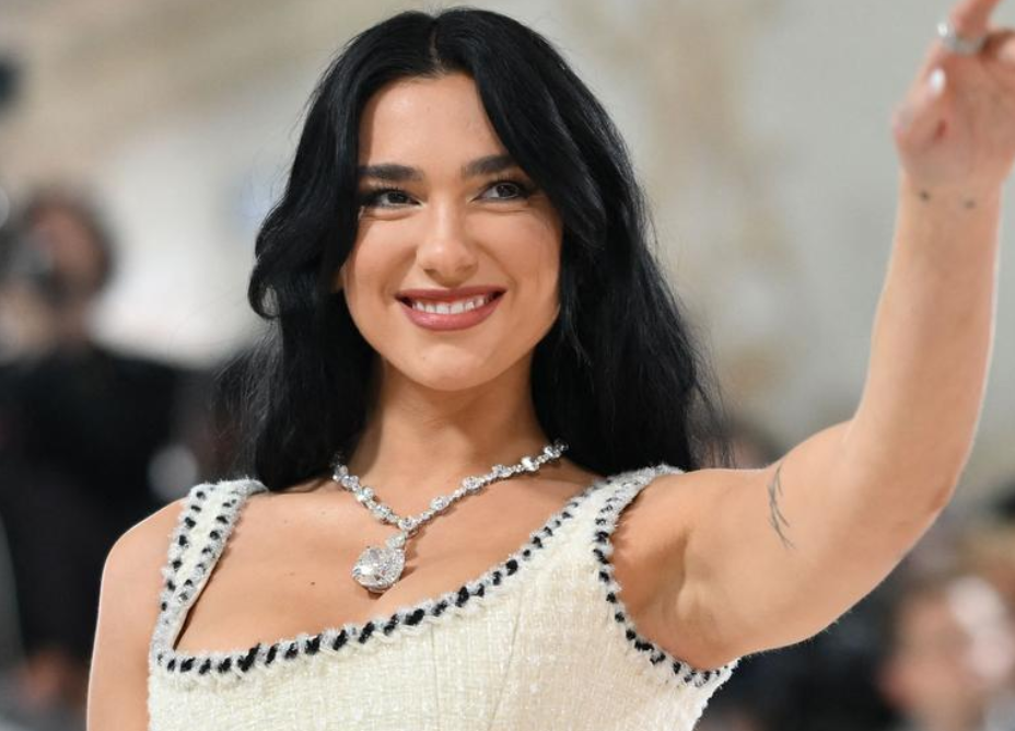 Cerita Unik Di Balik Kalung Dua Lipa Saat Hadiri Met Gala 2023