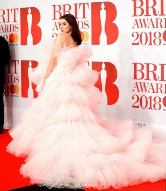 Dua Lipa Raih 2 Piala di Brit Awards 2018