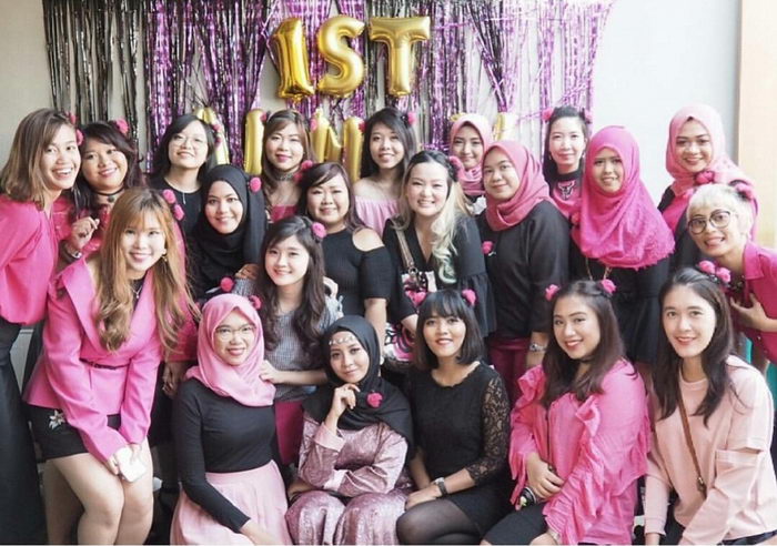 hitam dan pink dalam perayaan 1st anniversary surabaya beauty blogger