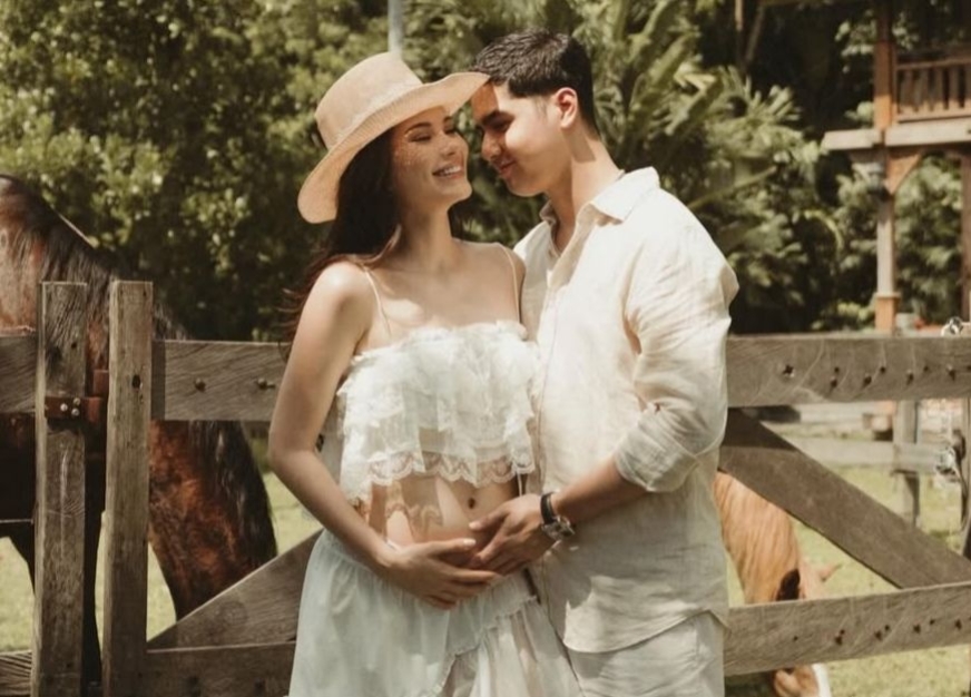 Inspirasi Maternity Photoshoot Ala Alyssa Daguise