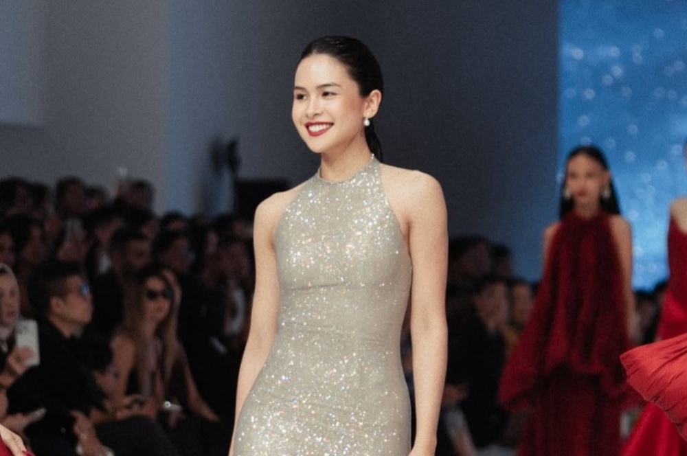 Maudy Ayunda Tampil Memukau Di Runway Jakarta Fashion Week 2026