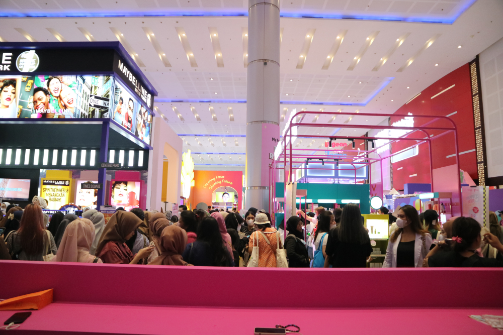 Serunya Hari Pertama SurabayaXBeauty 2023,sejak pagi dipadati pengunjung!