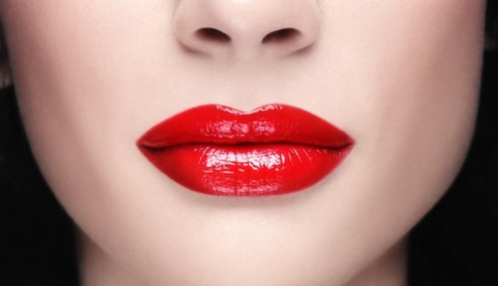 tahukah anda manfaat lekukan diatas bibir?