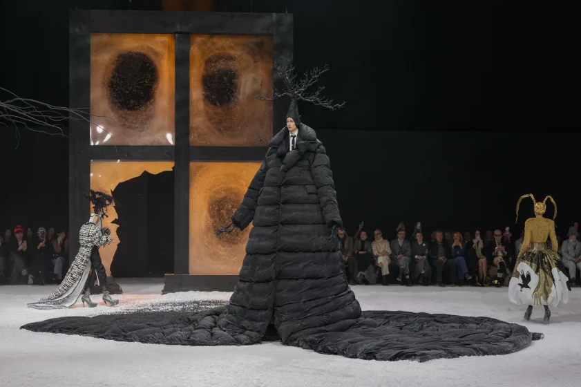 Thom Browne Suguhkan Drama Memukau di Runway NYFW 2024