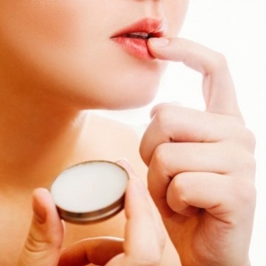 Tips Membuat Lip Scrub Sendiri di Rumah!